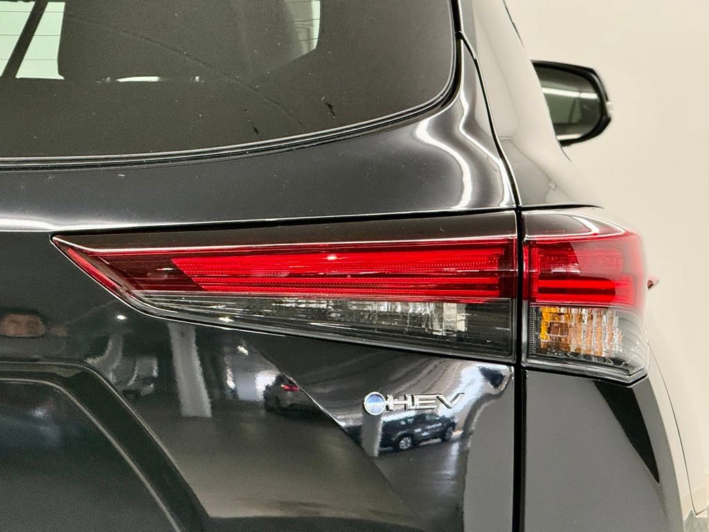 Used 2026 Toyota Highlander Limited image 12