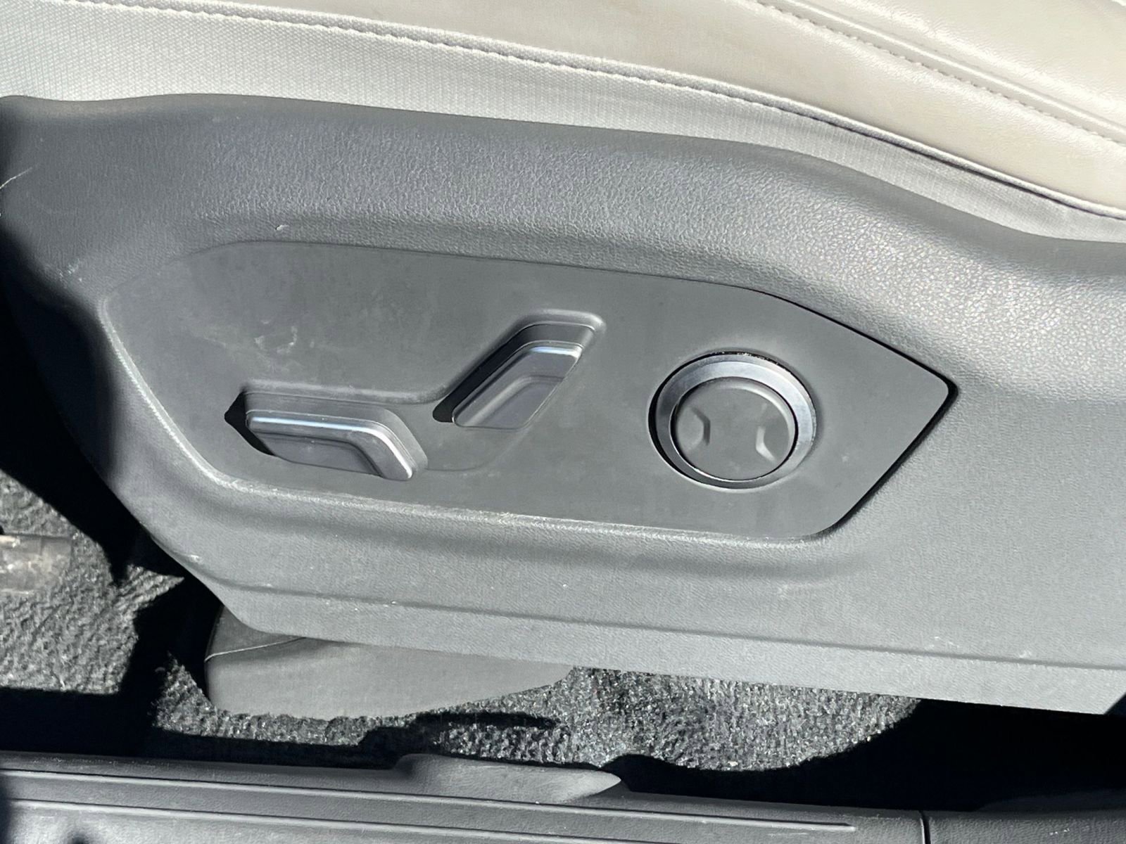 Used 2025 Hyundai Santa Fe SEL image 23