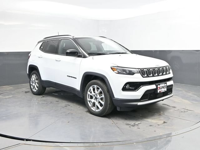 Used 2025 Jeep Compass Limited AWD/4WD image 4
