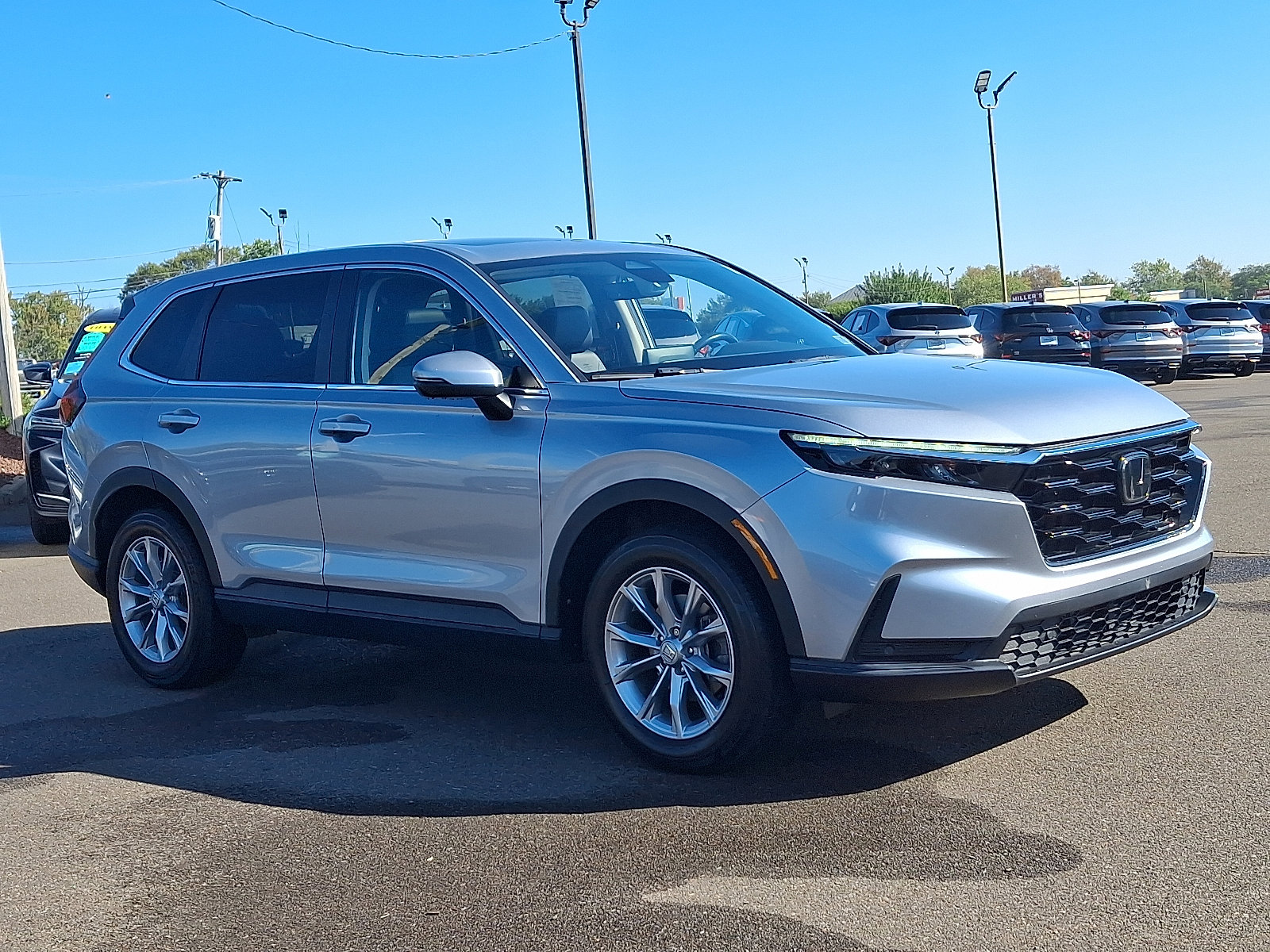 Used 2023 Honda CR-V EX-L image 3