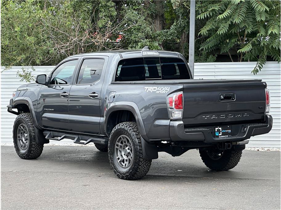 Used 2022 Toyota Tacoma TRD Sport w/ Technology Package AWD/4WD image 3