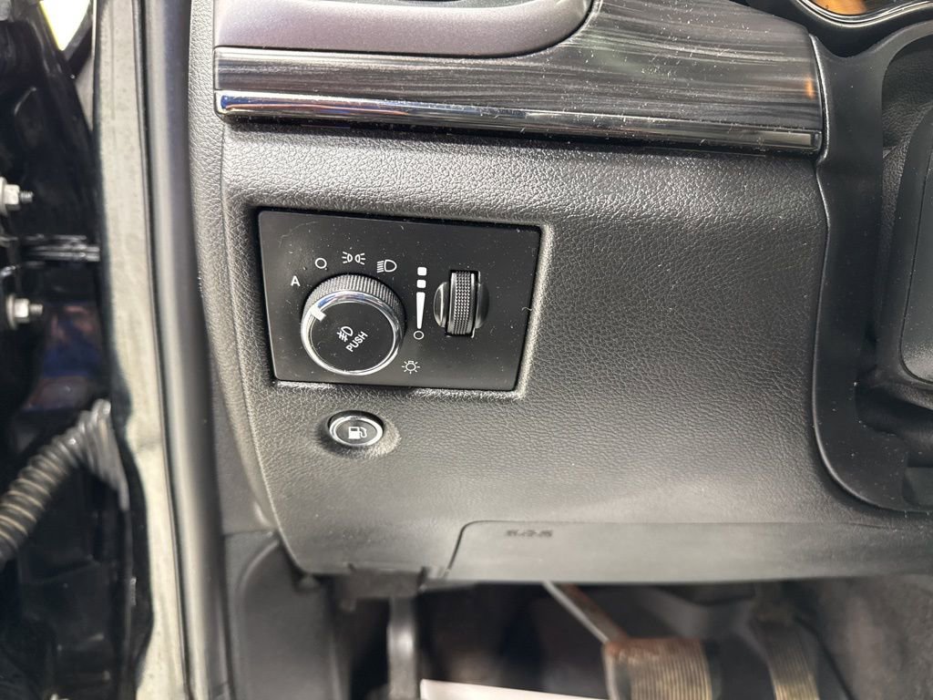 Used 2019 Jeep Grand Cherokee Limited AWD/4WD image 22