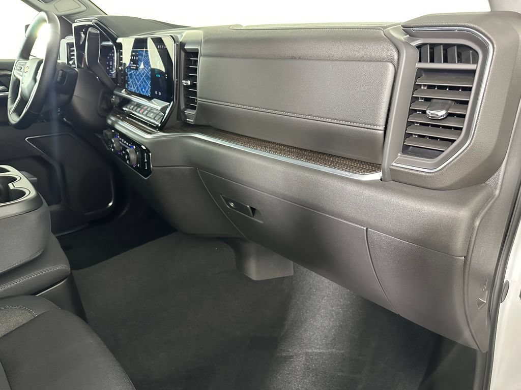 Used 2025 Chevrolet Silverado 1500 LT AWD/4WD image 28