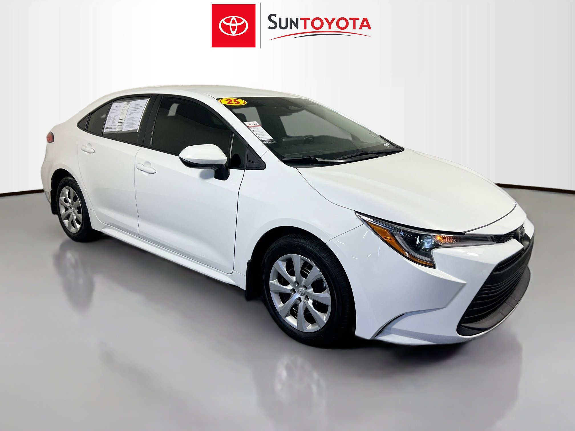Used 2025 Toyota Corolla LE image 1