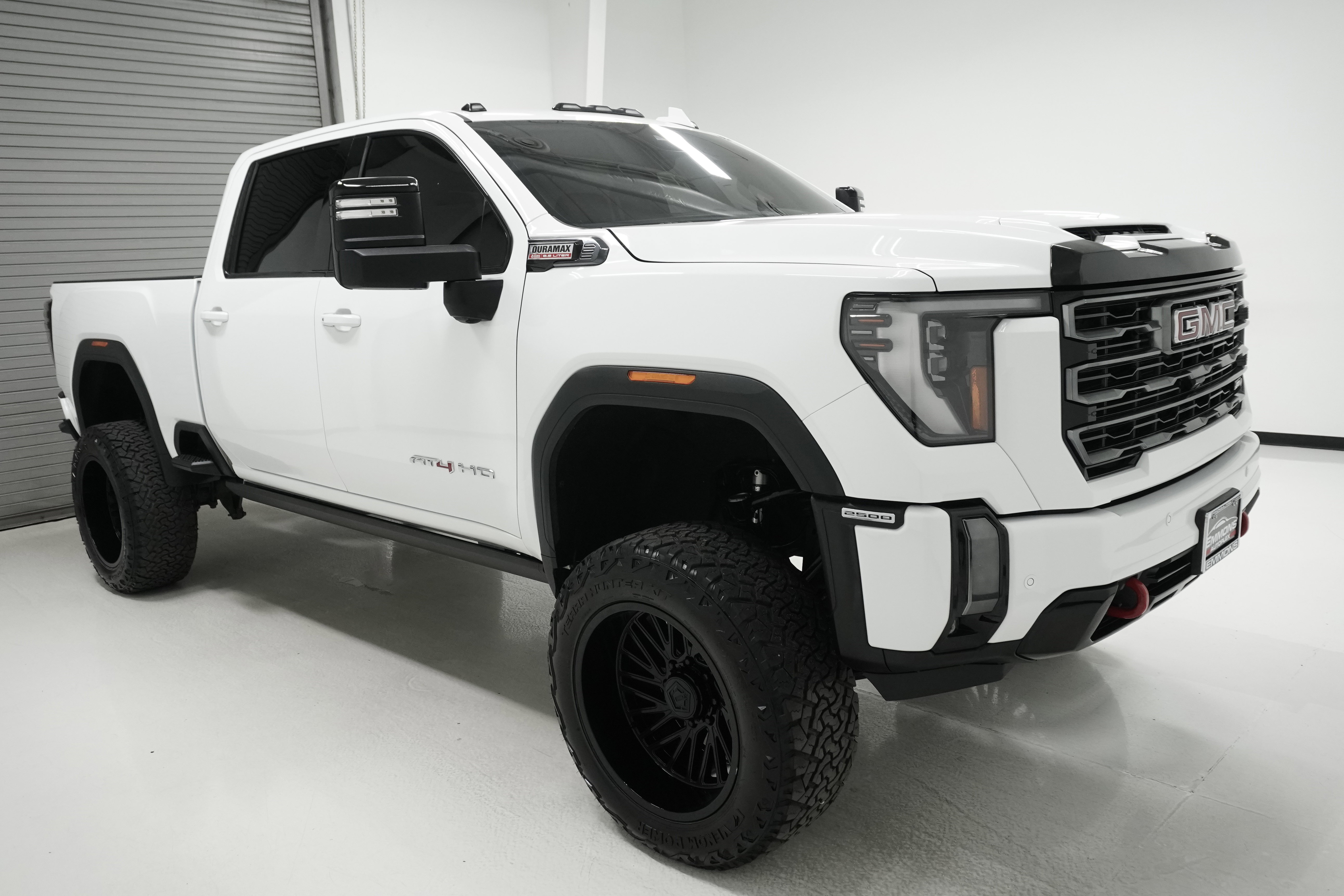 Used 2024 GMC Sierra 2500 AT4 w/ Technology Package image 2