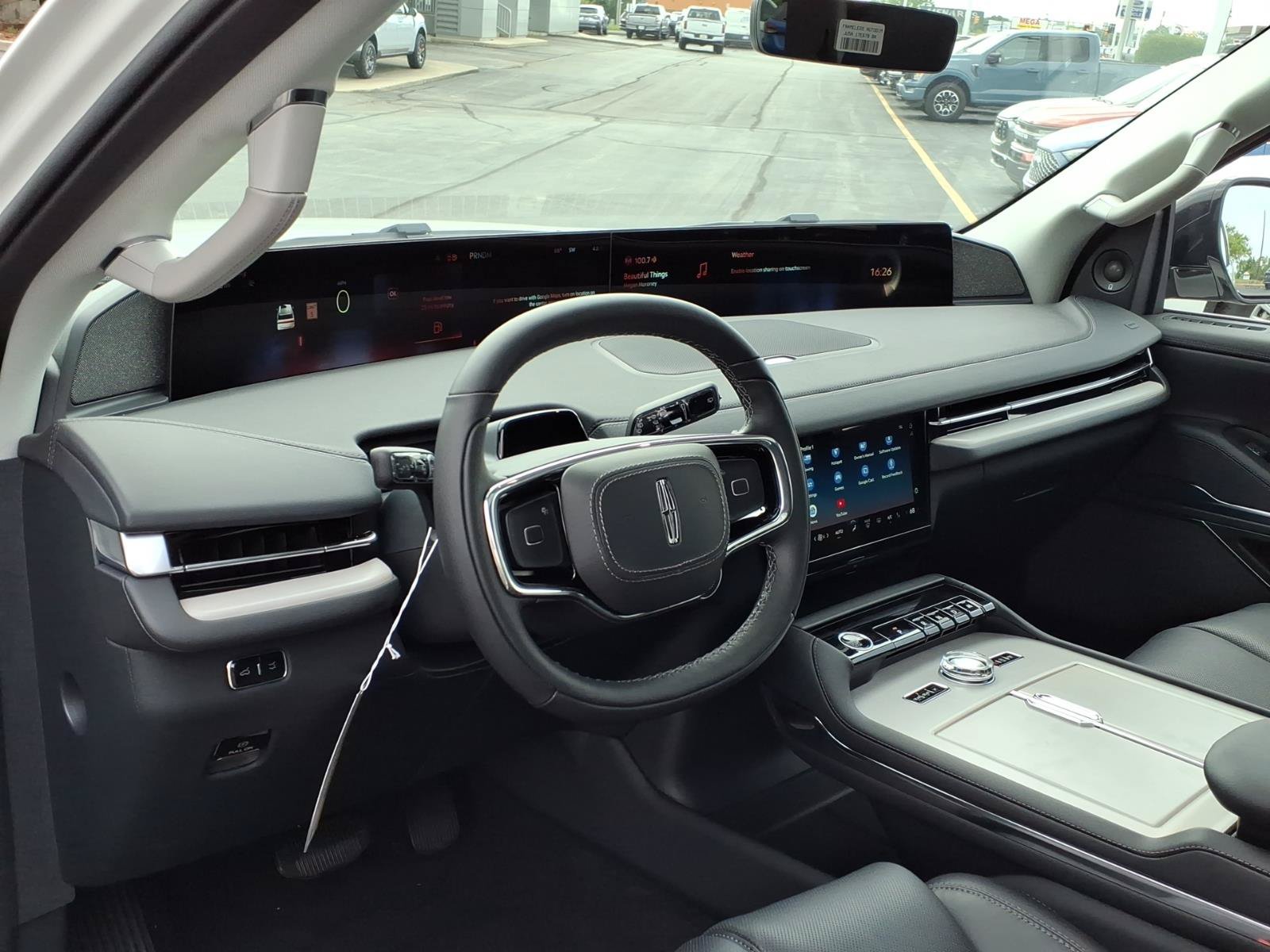 New 2027 Lincoln Navigator Reserve AWD/4WD image 5