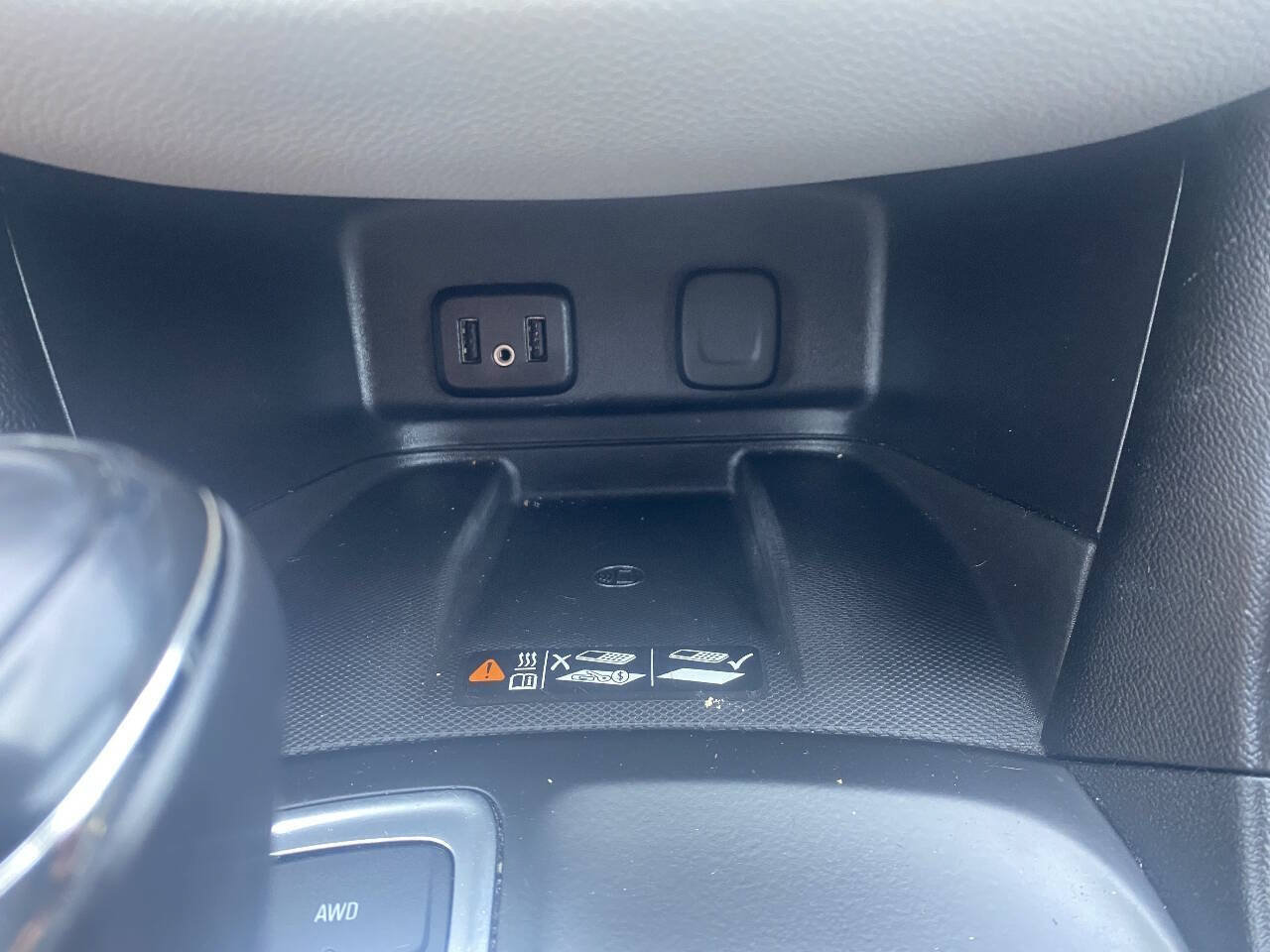 Used 2018 Chevrolet Equinox Premier AWD/4WD image 22