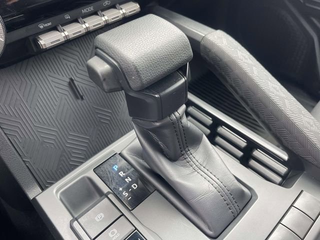 Used 2024 Toyota Tacoma SR5 AWD/4WD image 30