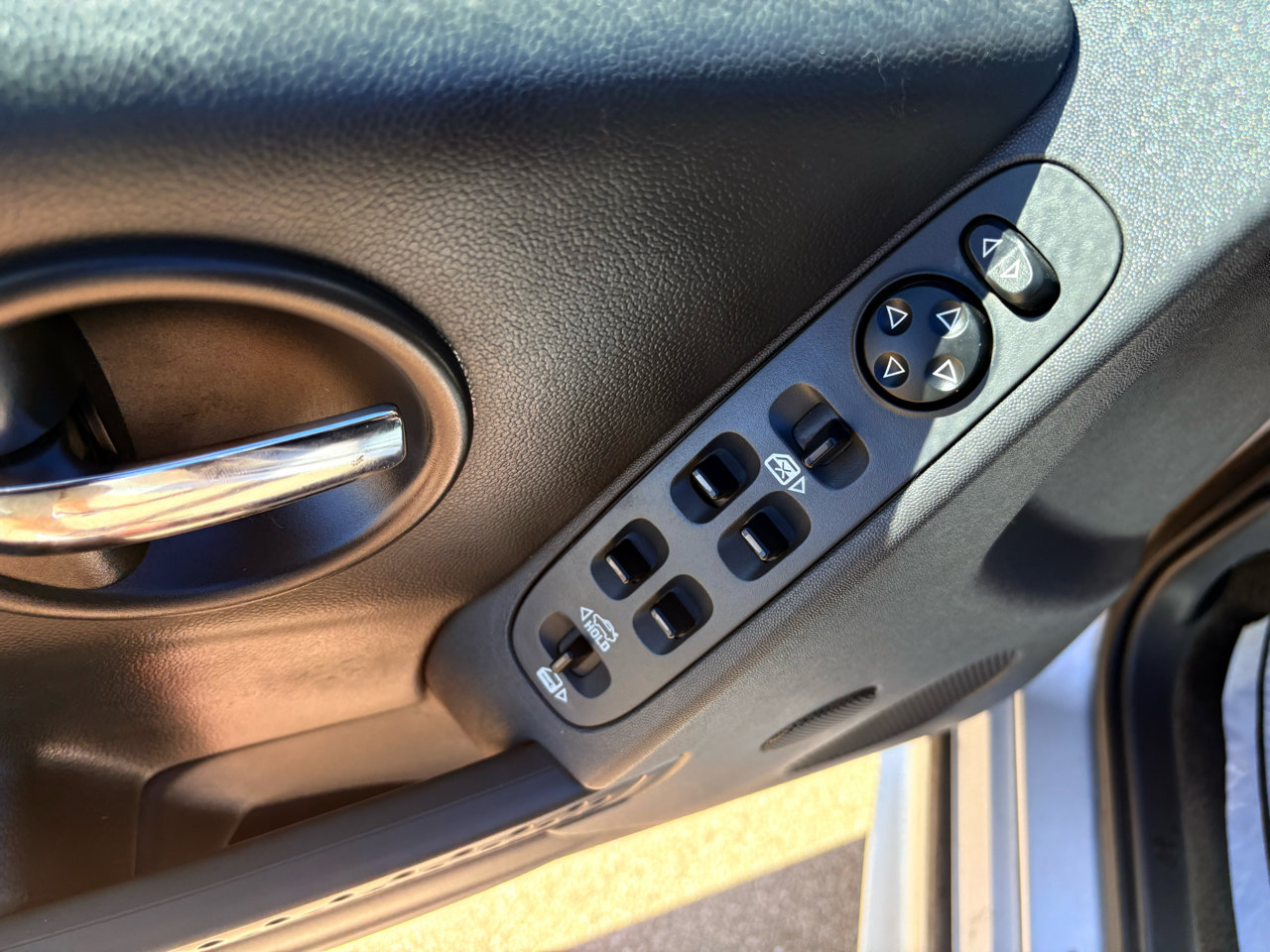 Used 2004 Pontiac Grand Prix GT2 image 22