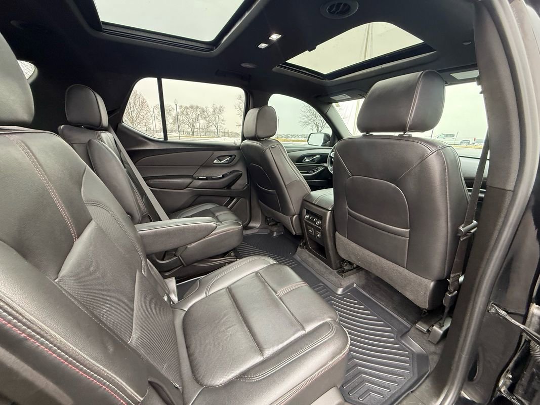Used 2022 Chevrolet Traverse RS image 15