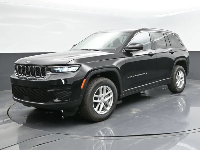 Used 2024 Jeep Grand Cherokee Laredo X AWD/4WD image 4