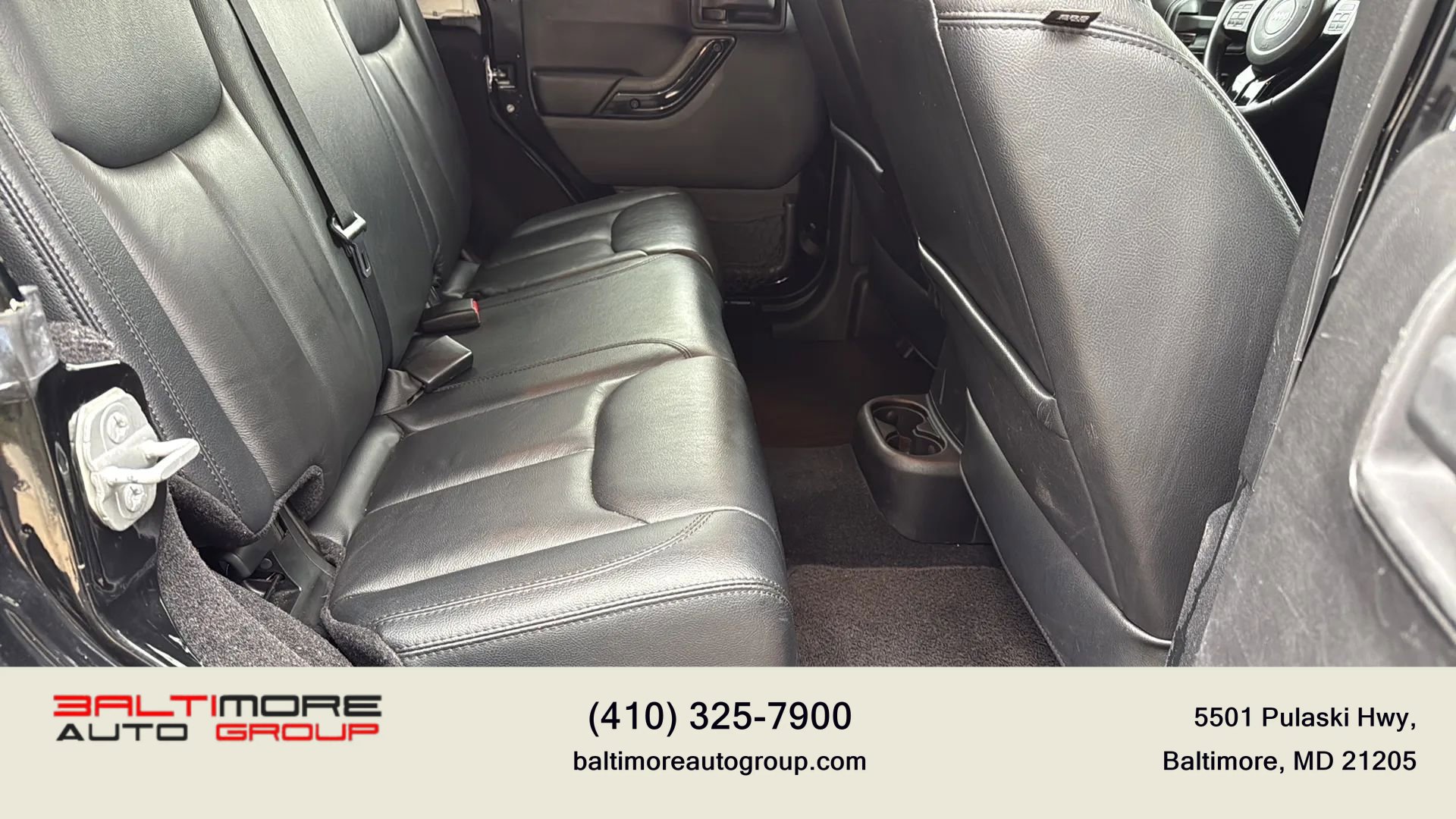 Used 2014 Jeep Wrangler Unlimited Sahara image 37