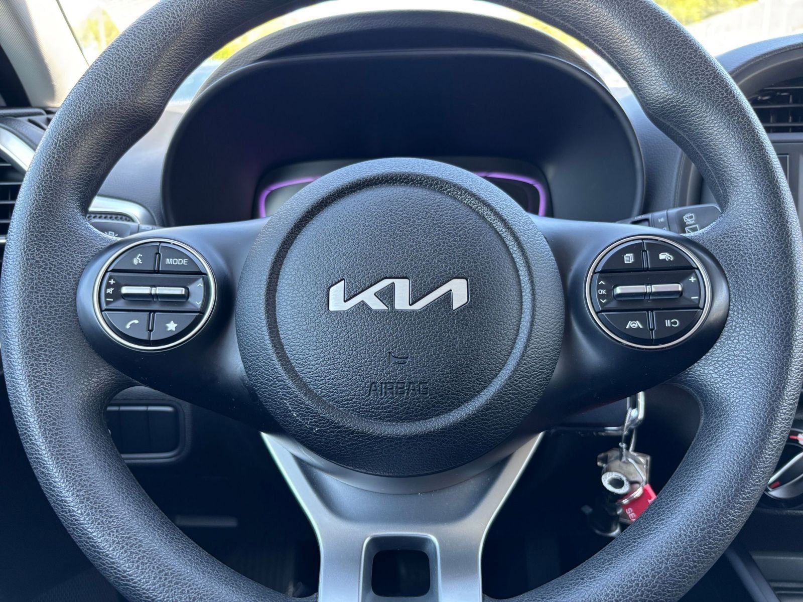 Used 2025 Kia Soul LX w/ LX Technology Package FWD image 25