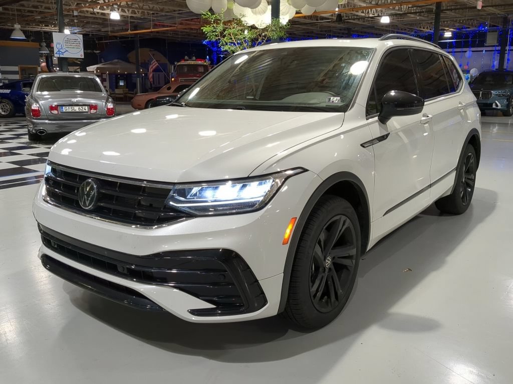 Used 2024 Volkswagen Tiguan SE R-Line
