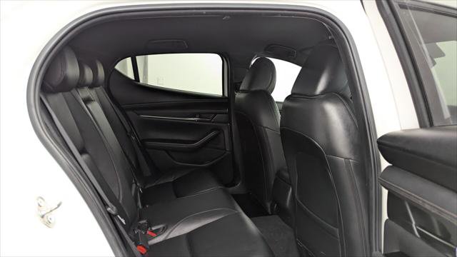 Used 2019 MAZDA MAZDA3 AWD Hatchback w/ Preferred Pkg image 18