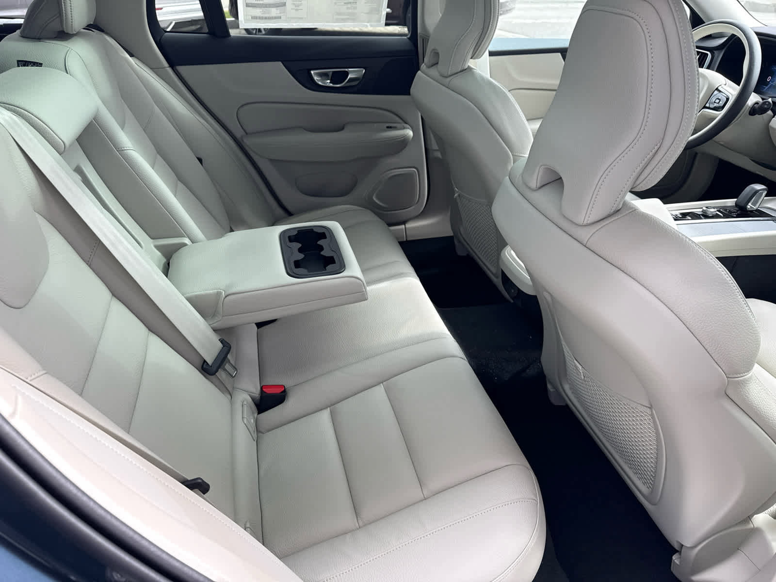 New 2026 Volvo V60 B5 Cross Country Plus w/ Protection Package Premier image 28