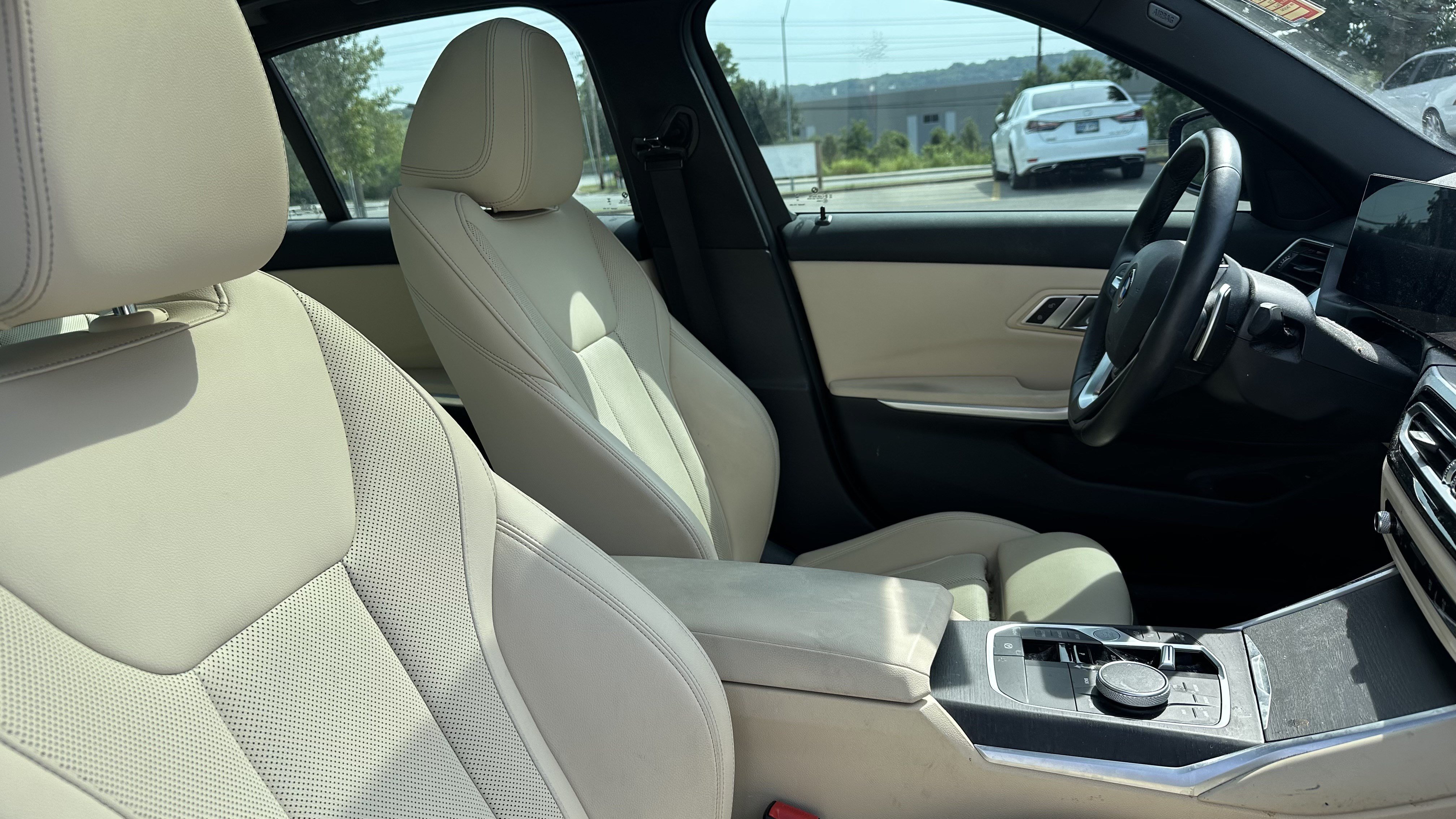 Certified 2023 BMW 330i xDrive Sedan w/ Premium Package AWD/4WD image 32