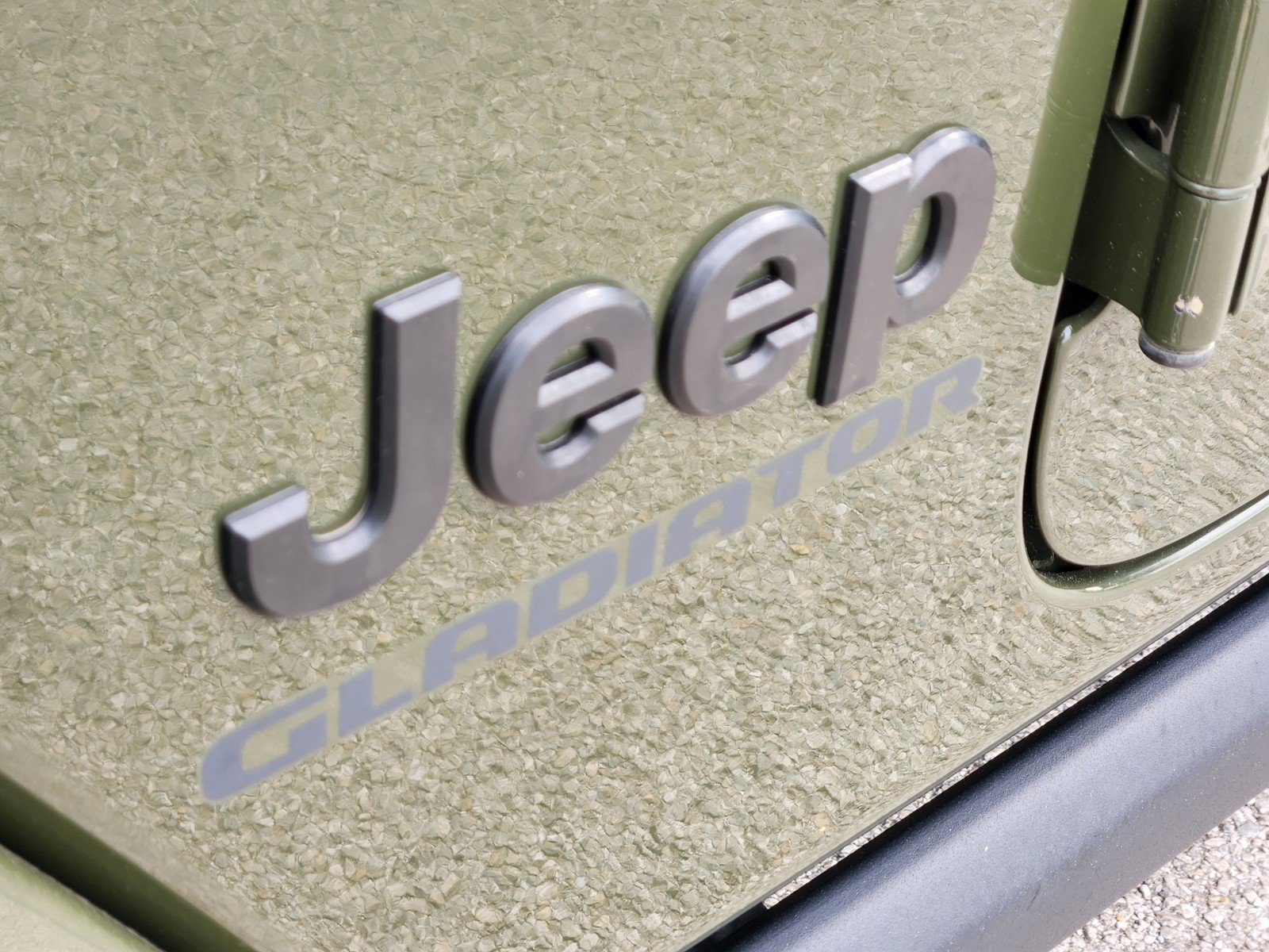 Used 2021 Jeep Gladiator Willys AWD/4WD image 27