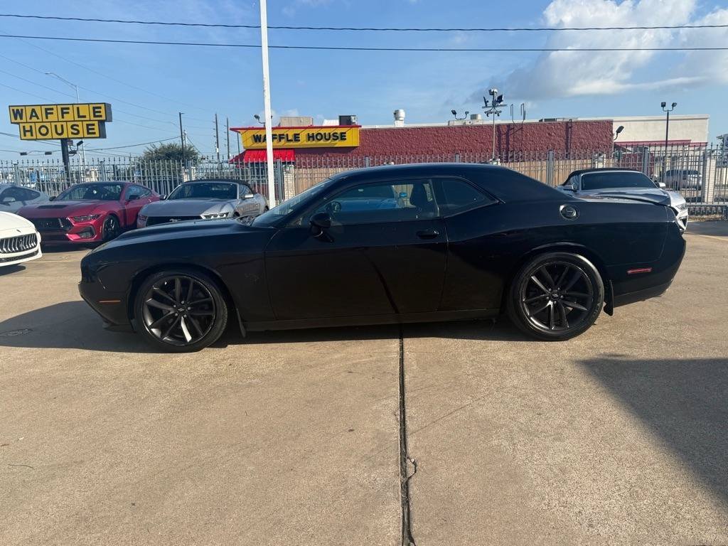 Used 2019 Dodge Challenger R/T RWD image 3