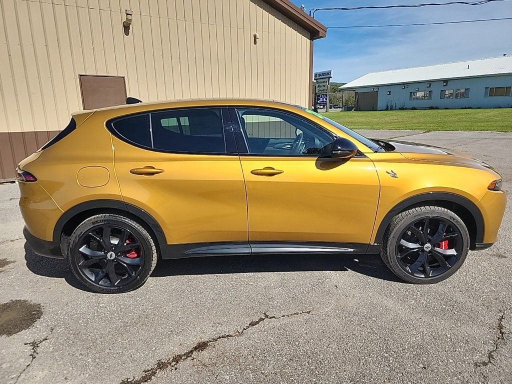 Used 2024 Dodge Hornet R/T Plus image 9