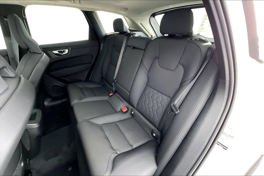 New 2026 Volvo XC60 B5 Core w/ Climate Package AWD/4WD image 17