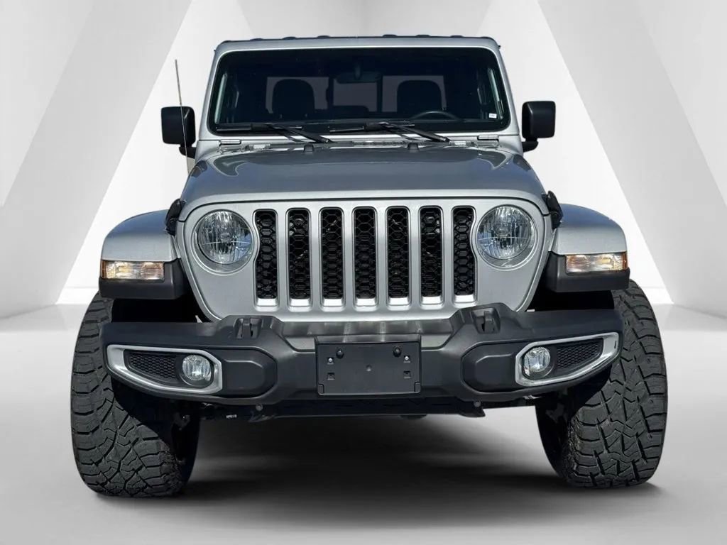 Used 2023 Jeep Gladiator Overland image 2