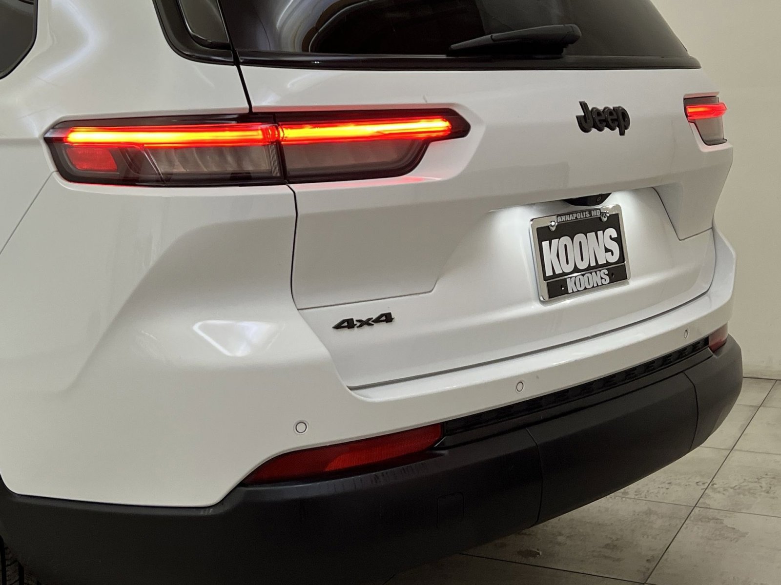 Used 2024 Jeep Grand Cherokee L Laredo image 30