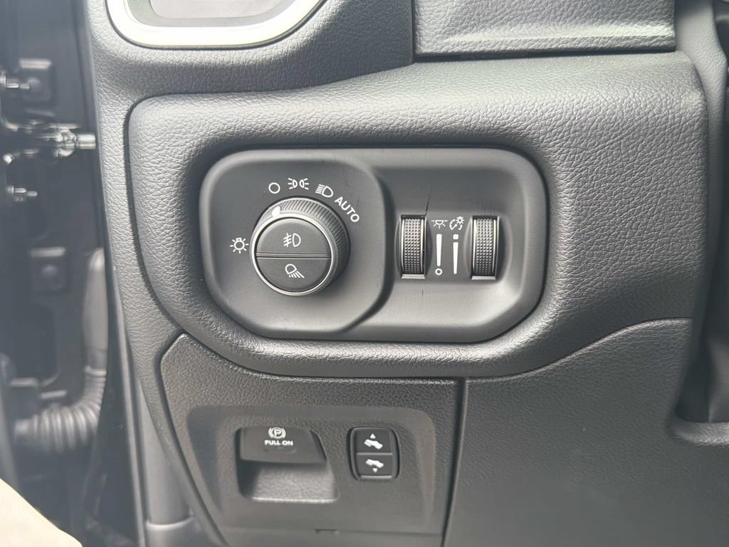 New 2026 RAM 1500 Big Horn AWD/4WD image 13