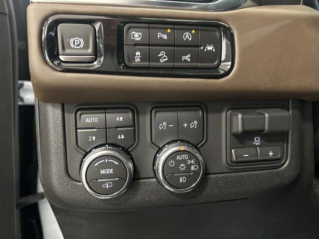 New 2026 GMC Yukon XL Denali Ultimate w/ LPO, Illumination Package image 17