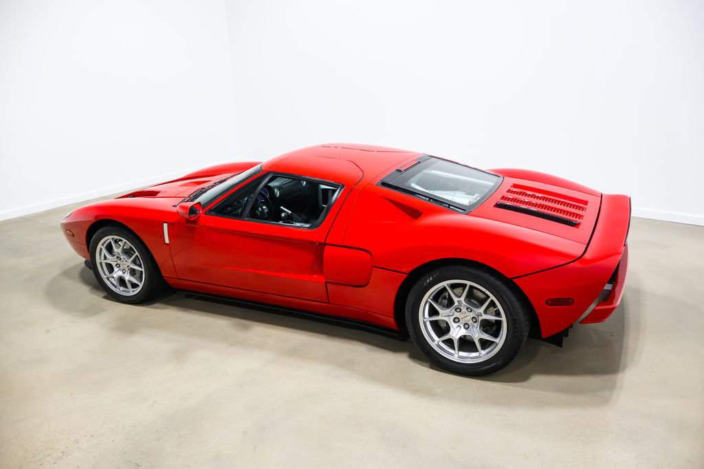 Used 2005 Ford GT image 16