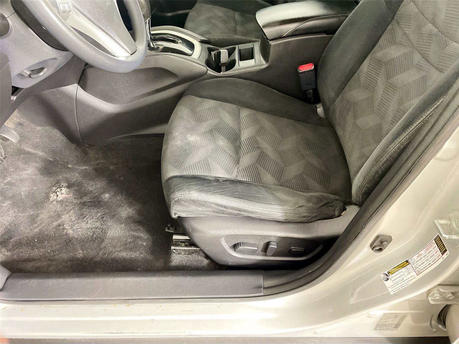 Used 2014 Nissan Rogue SV FWD image 20