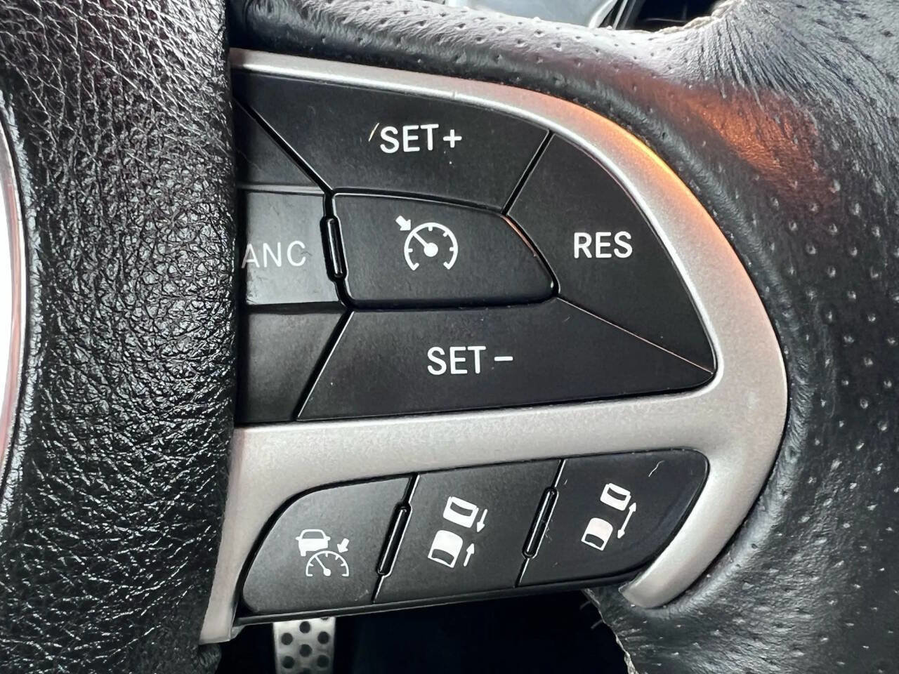 Used 2015 Dodge Challenger SRT w/ Technology Group image 26