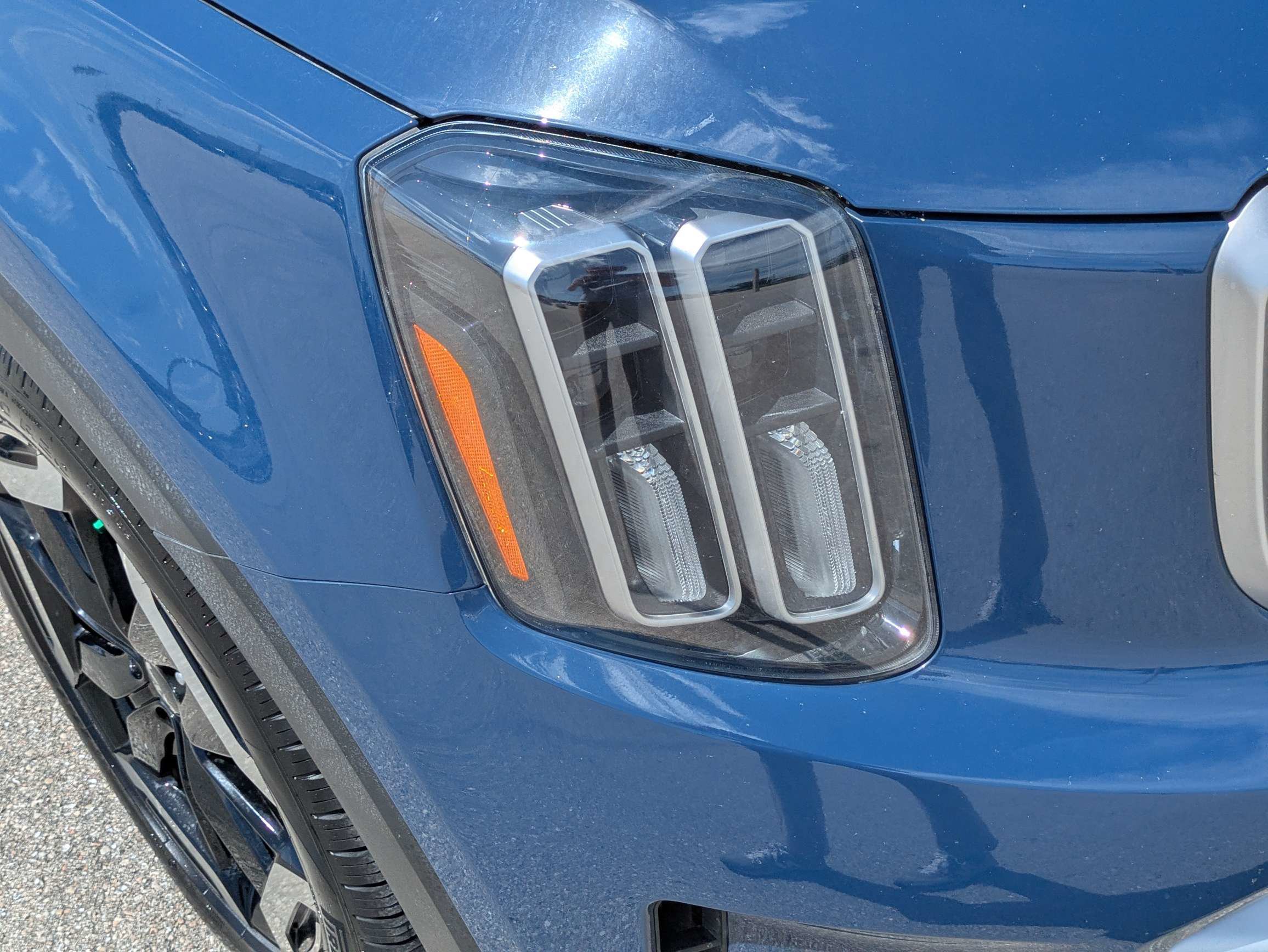 Certified 2025 Kia Telluride EX w/ EX Captain's Chair Package AWD/4WD image 10