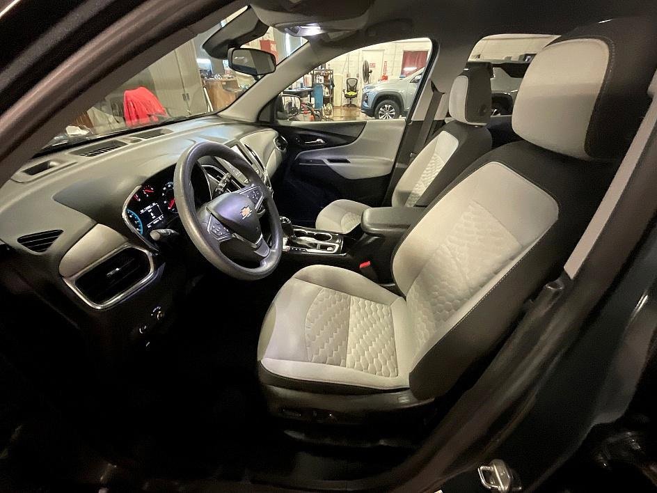 Used 2020 Chevrolet Equinox LS w/ LS Convenience Package image 12
