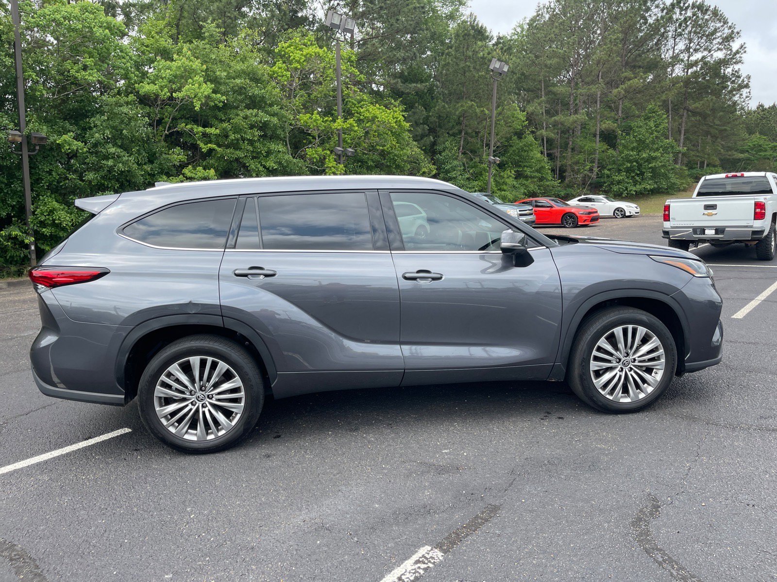 Used 2023 Toyota Highlander Platinum FWD image 21