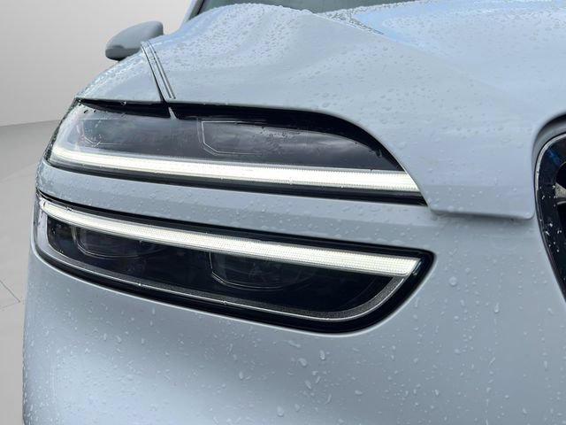 Certified 2025 Genesis GV70 2.5T AWD/4WD image 24