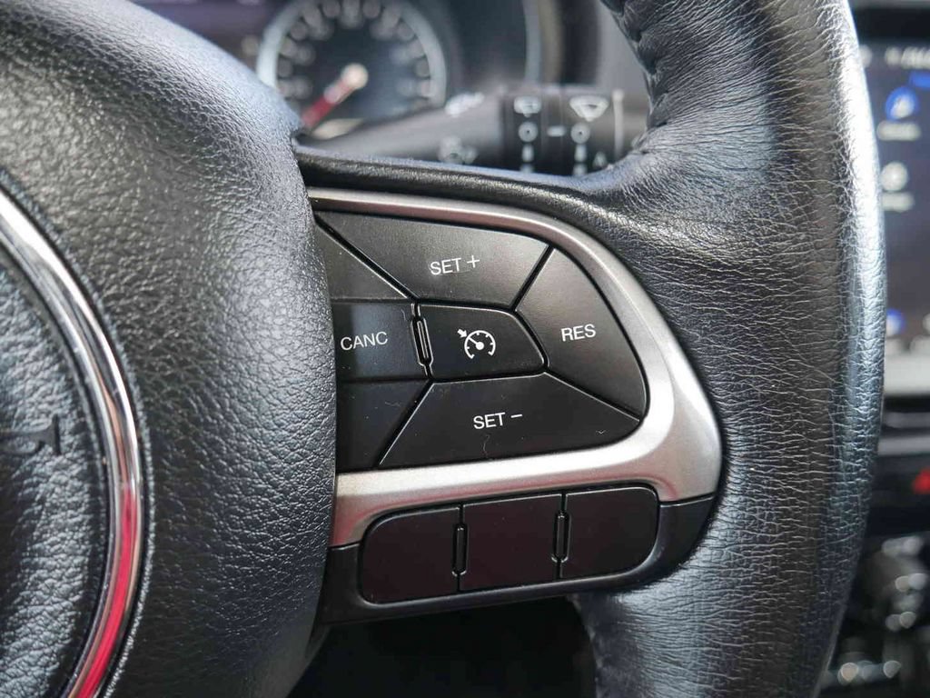 Certified 2022 Jeep Renegade Limited w/ Sun, Sound & Wheels Group AWD/4WD image 36