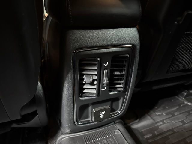 Used 2019 Jeep Grand Cherokee Altitude AWD/4WD image 27