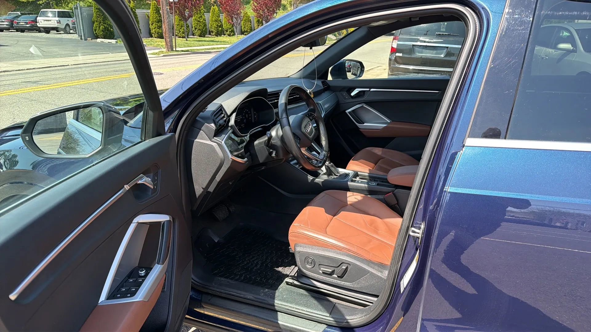 Used 2020 Audi Q3 2.0T Premium w/ Convenience Package AWD/4WD image 23