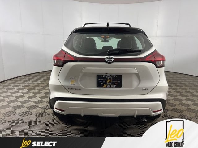Used 2023 Nissan Kicks SR w/ SR Premium Package FWD image 6
