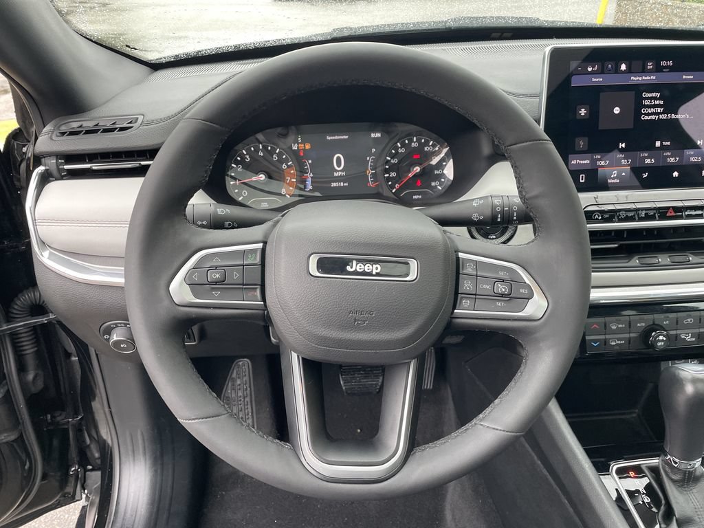 Used 2024 Jeep Compass Limited w/ Sun and Sound Group AWD/4WD image 3