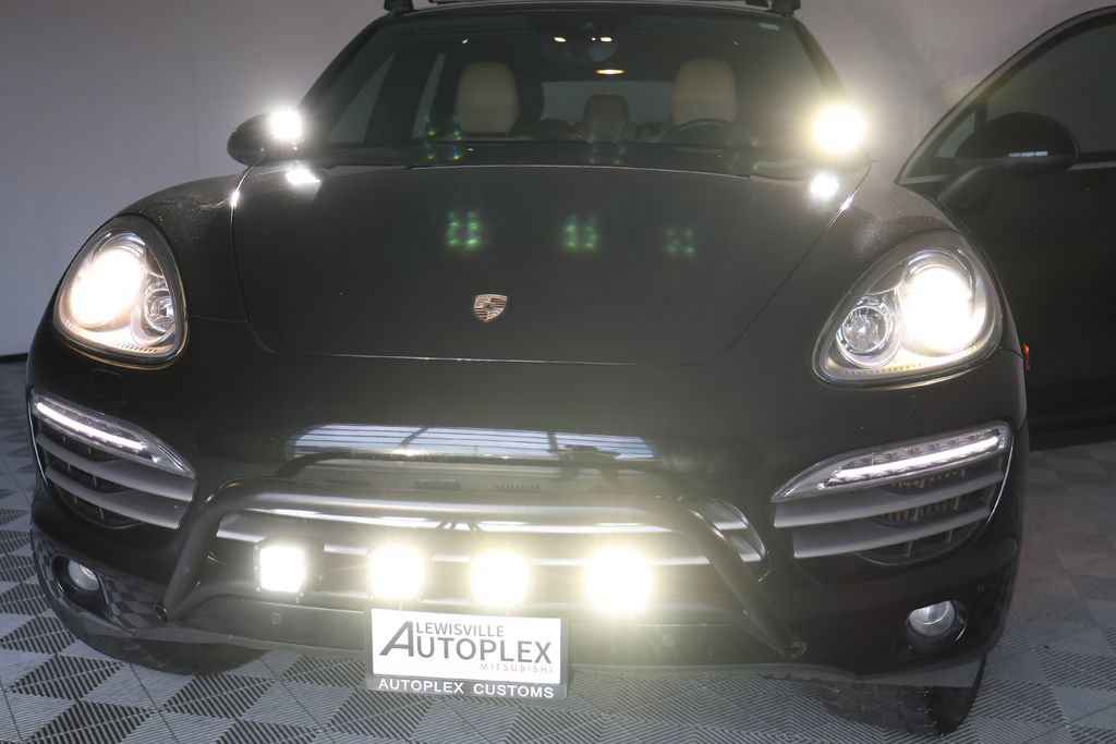 Used 2014 Porsche Cayenne Diesel Platinum Edition AWD/4WD image 40
