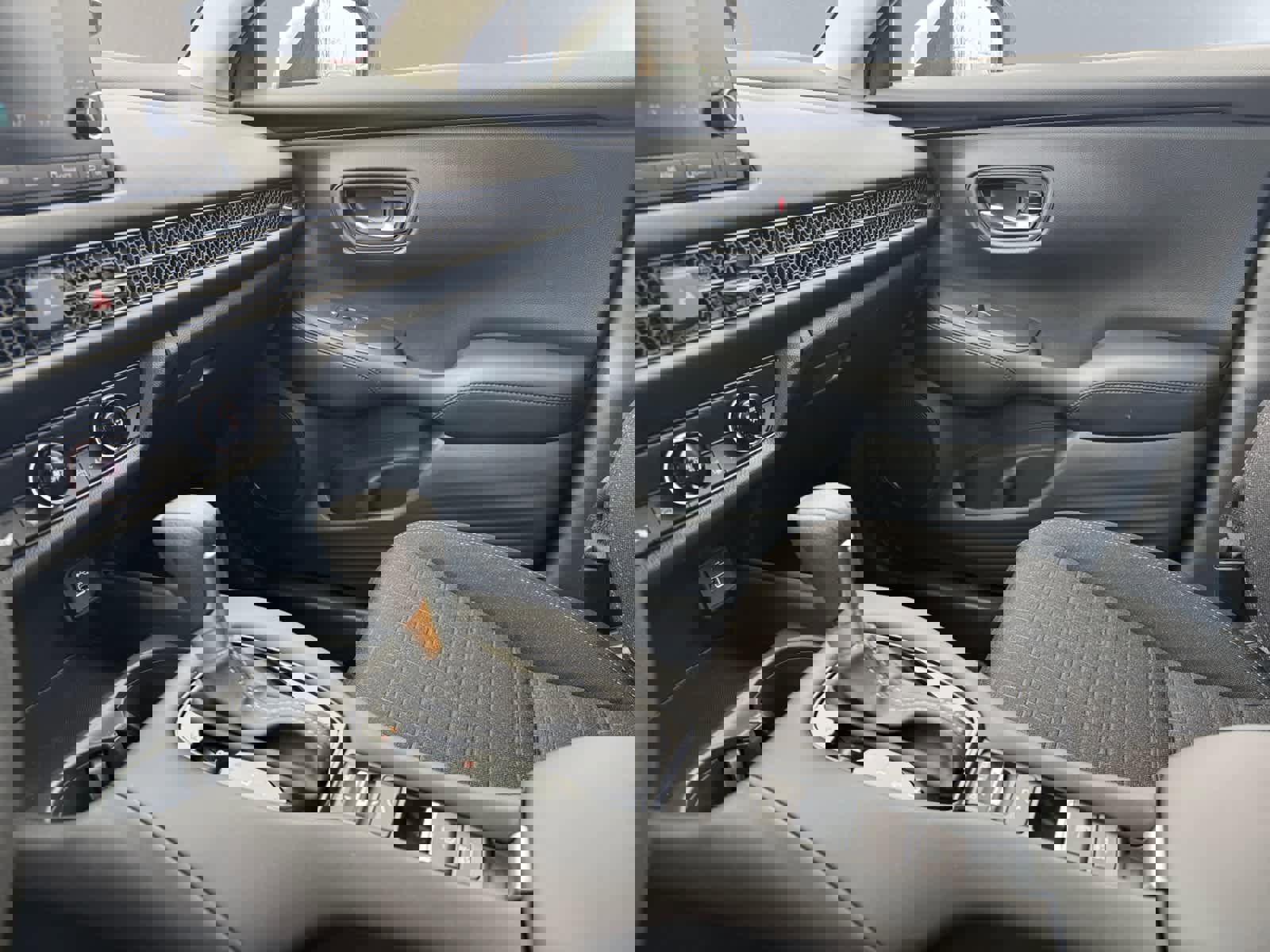 New 2026 Honda HR-V LX image 16