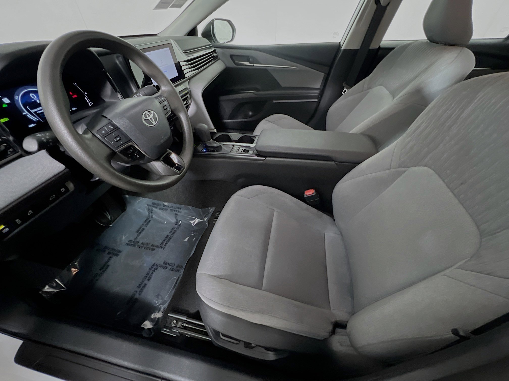 Used 2025 Toyota Camry LE w/ Convenience Package image 15