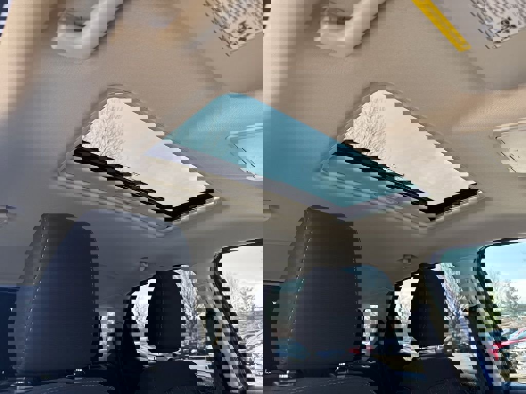 Used 2021 Ford EcoSport SE w/ SE Convenience Package image 30