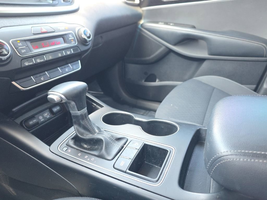 Used 2019 Kia Sorento S image 18