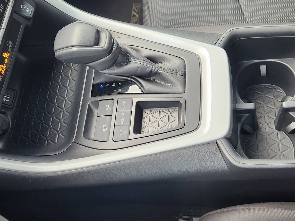 Used 2024 Toyota RAV4 LE image 24