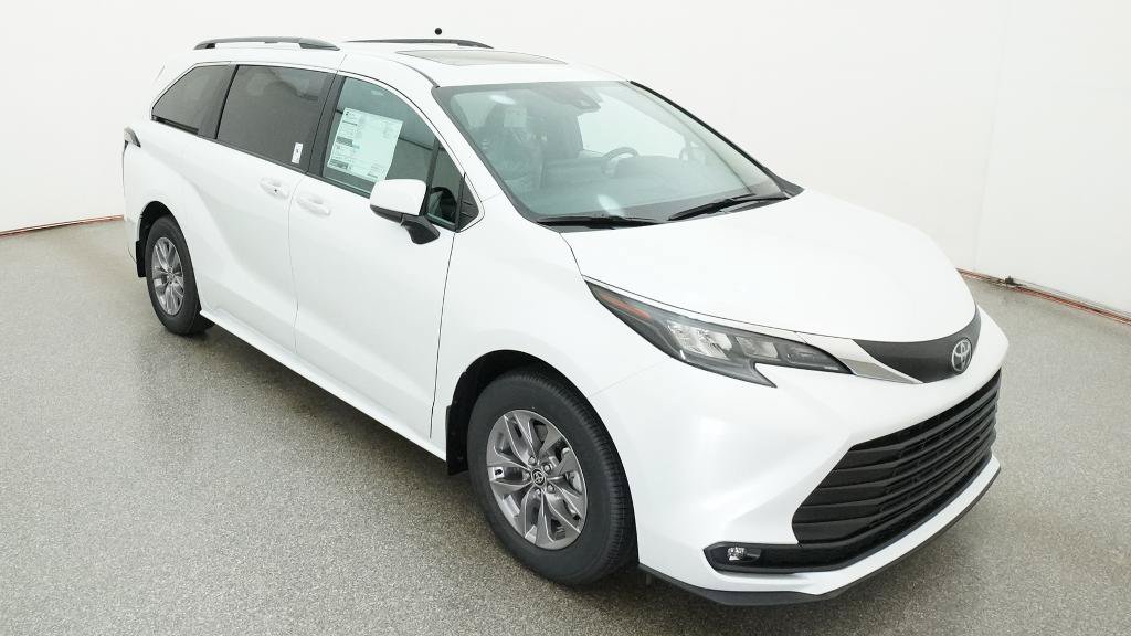 New 2026 Toyota Sienna XLE FWD image 16