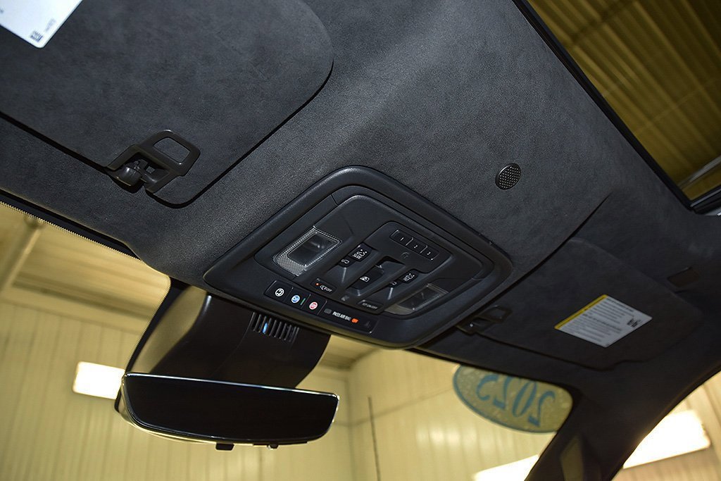 Used 2025 GMC Sierra 2500 Denali Ultimate w/ Snow Plow Prep/Camper Package image 29