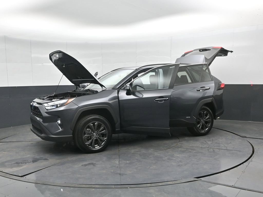 Used 2023 Toyota RAV4 XLE Premium image 59
